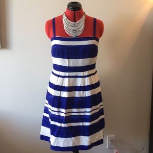 Eye-catching Blue & white knee-length dress